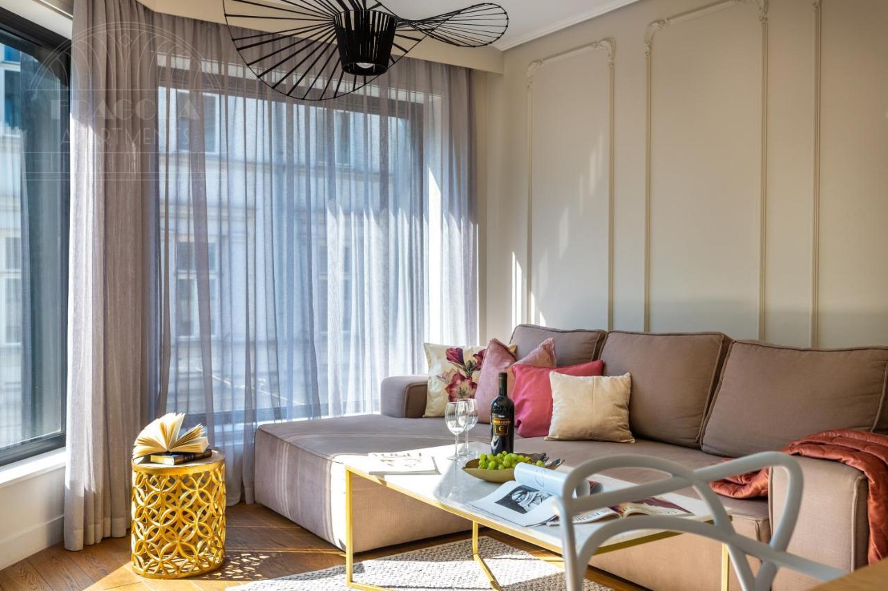 Modern View Of Planty Park Apartment Krakow Exterior photo
