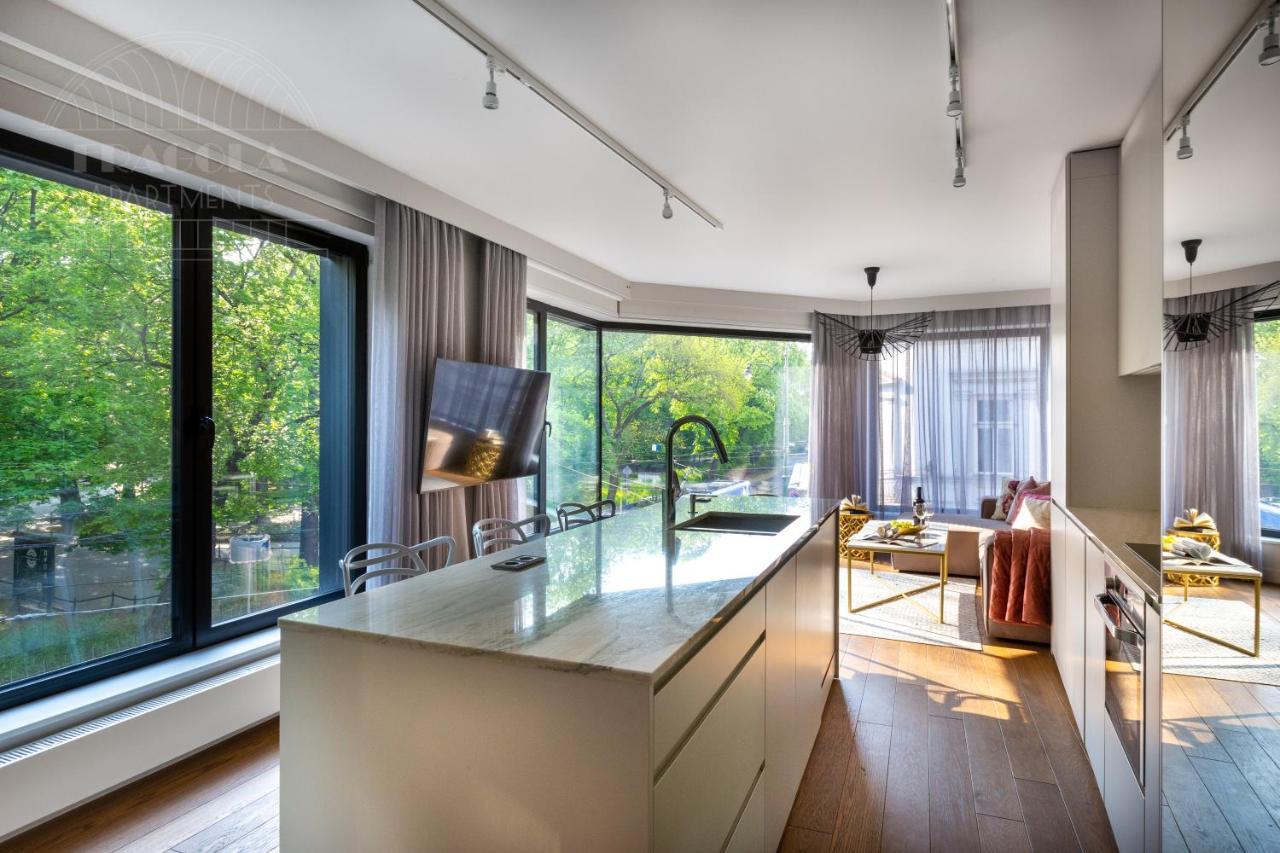 Modern View Of Planty Park Apartment Krakow Exterior photo