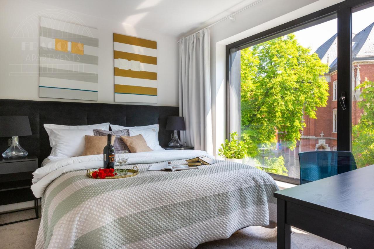 Modern View Of Planty Park Apartment Krakow Exterior photo