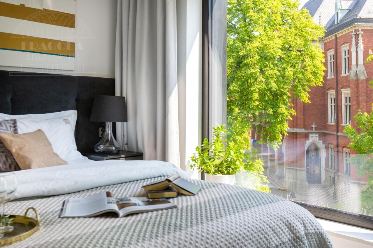 Modern View Of Planty Park Apartment Krakow Exterior photo