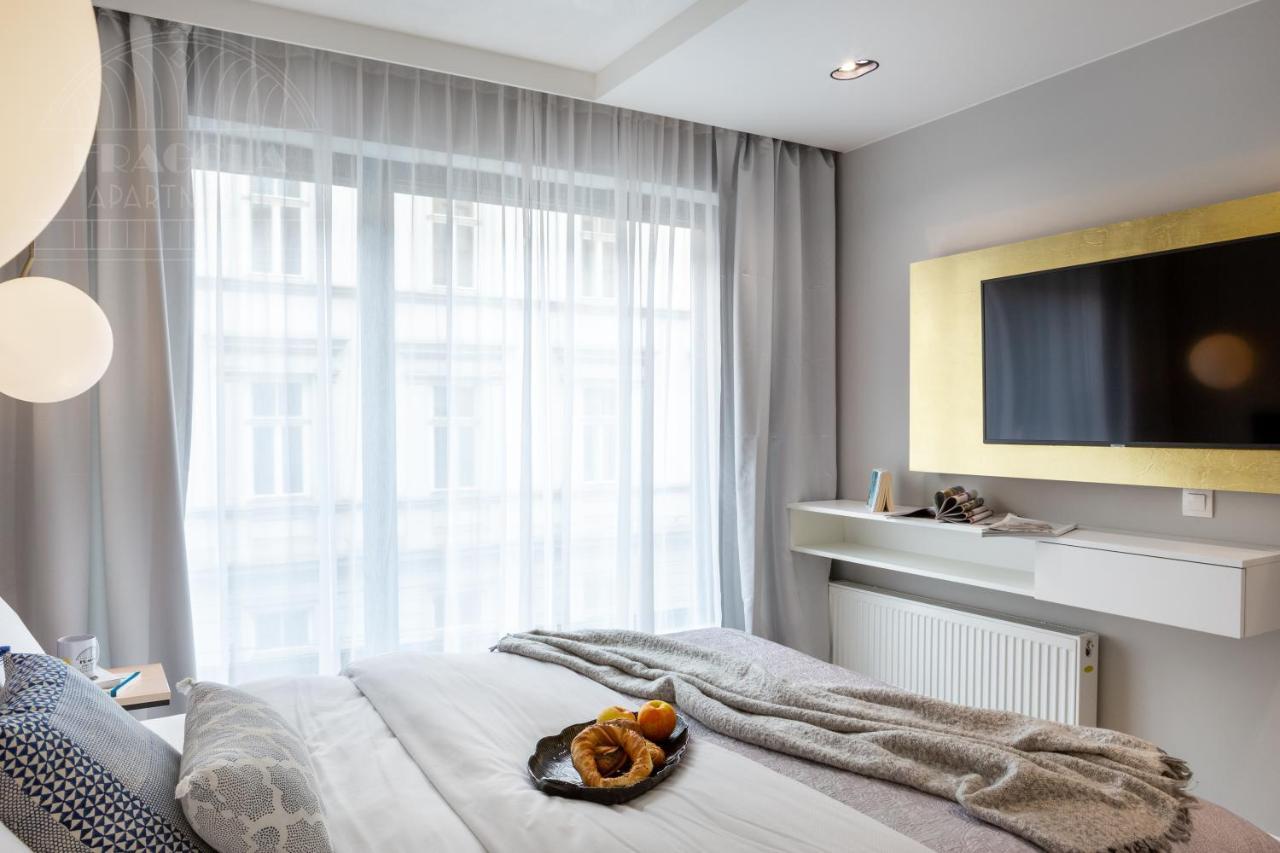 Modern View Of Planty Park Apartment Krakow Exterior photo