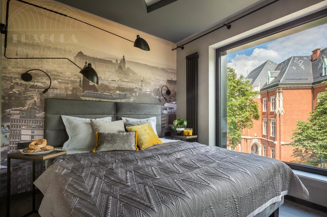 Modern View Of Planty Park Apartment Krakow Exterior photo