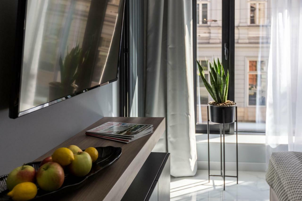 Modern View Of Planty Park Apartment Krakow Exterior photo