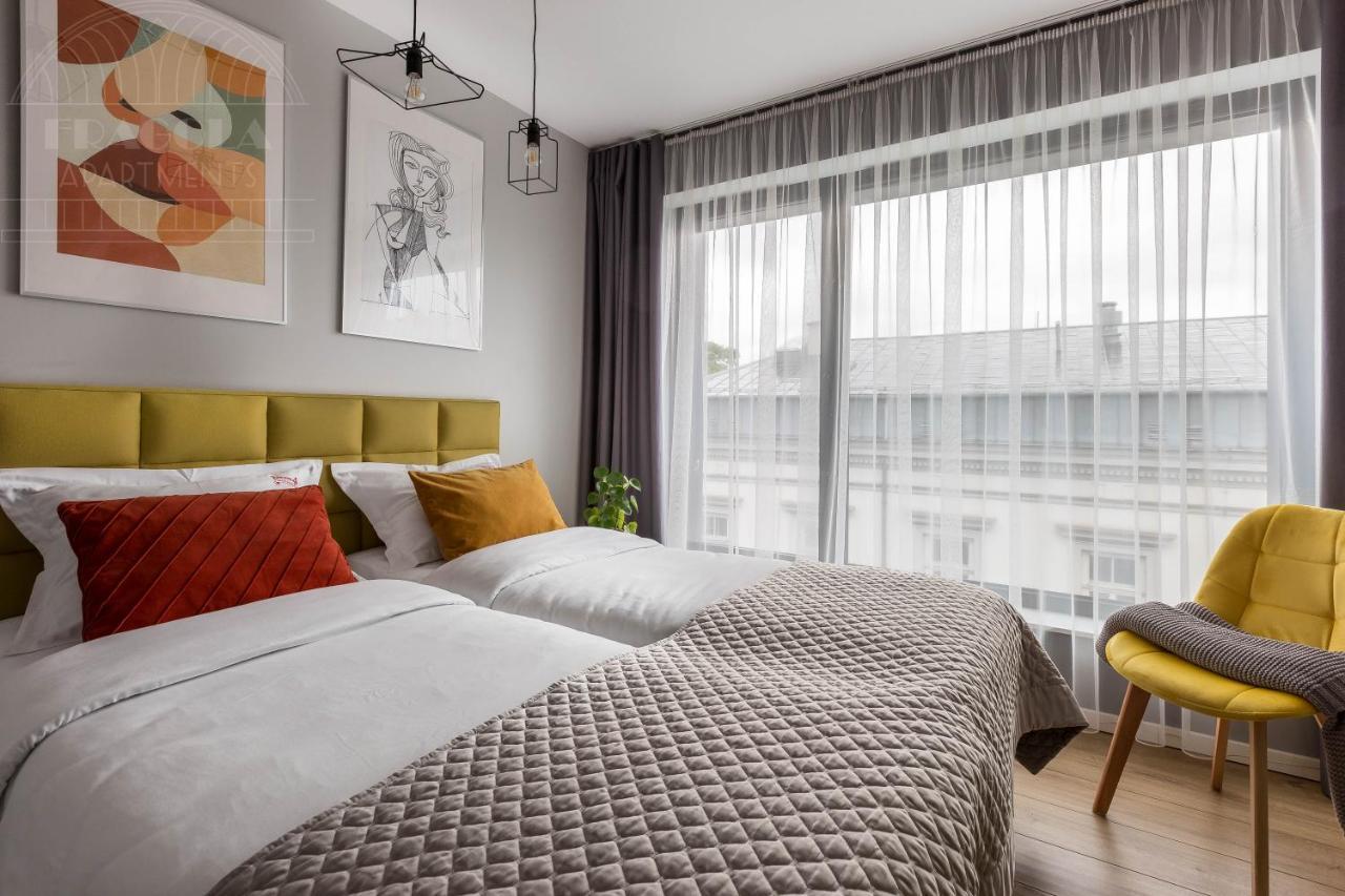 Modern View Of Planty Park Apartment Krakow Exterior photo